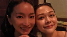 【 加藤綾菜 】村重杏奈さんと飲み会「同じ事務所で仲良しのシゲとお仕事の仲間と」仲良し2ショット写真を公開