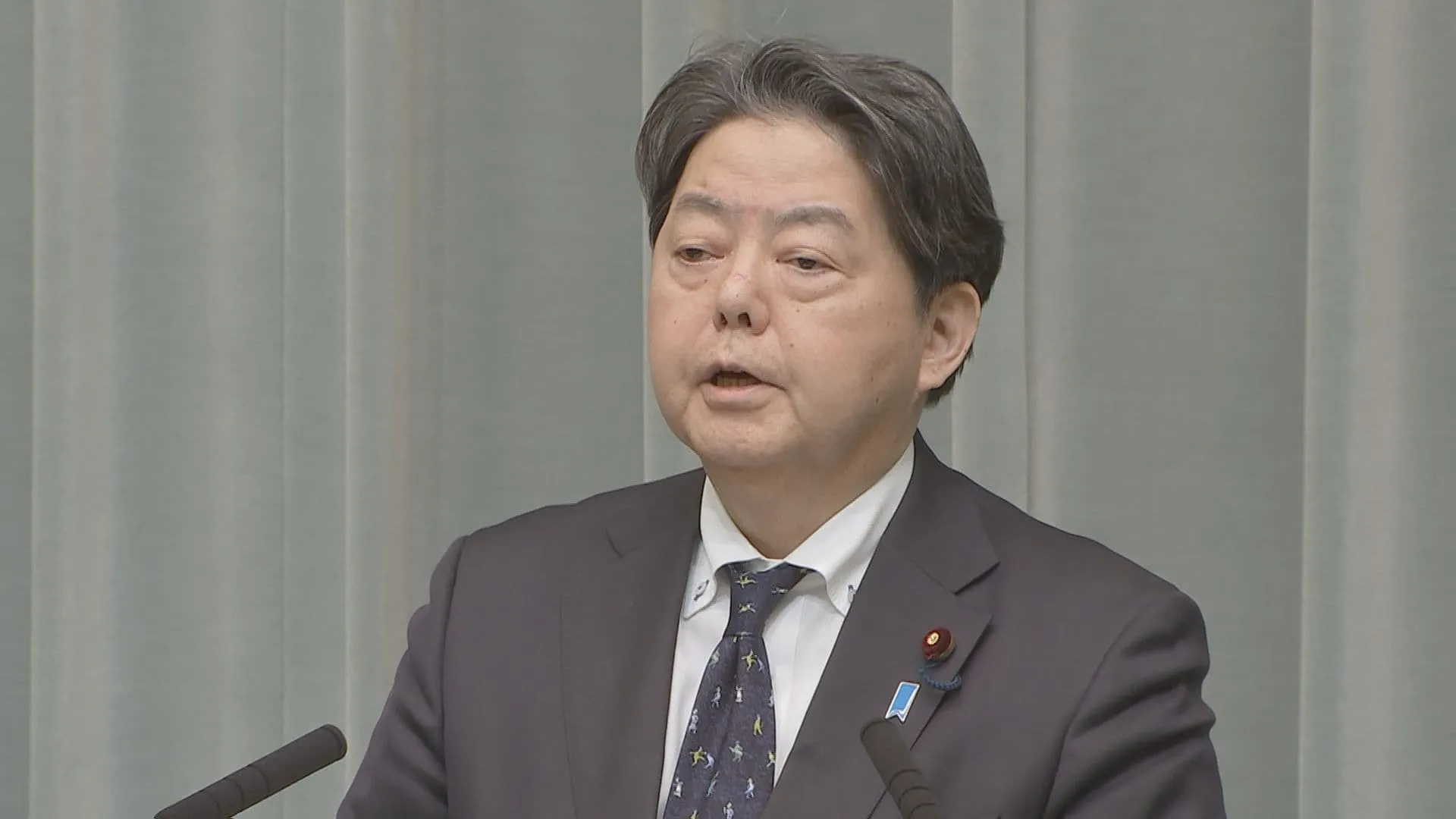 林官房長官、3月3日の会食で官邸職員は「通常業務の範囲を超えた対応は行っていない」 商品券配布問題