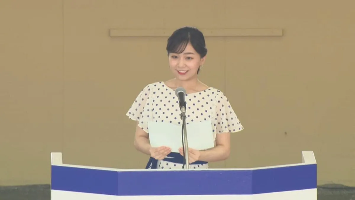 佳子さま「馬と心を通い合わせ」 馬術大会開会式で高校生にエール　水玉模様の白ワンピース姿で