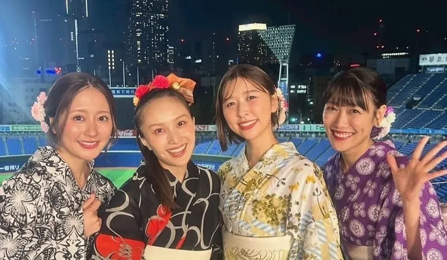 【 ももクロ 】　百田夏菜子・玉井詩織・佐々木彩夏・高城れに　「結成17周年！いつも本当にありがとう！」　４ショット写真をアップ