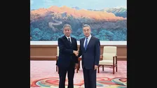中国の王毅外相が岩屋前外相と会談 台湾有事発言後に初 日本批判の一方…河野元衆院議長を評価