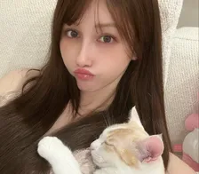 【 ダレノガレ明美 】子猫を保護してから2ヶ月「こんなに甘え方で可愛い男の子に成長しました」