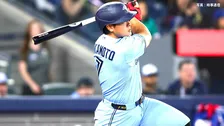 岡本和真 右中間へ10号！直近5戦5発と覚醒、直球を逆らわず逆方向への技あり弾、チームメイト全員でお辞儀パフォーマンス“