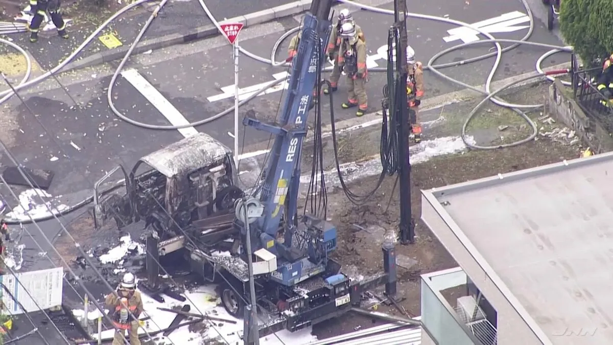 東京・江戸川区で爆発　地中のガスボンベ損傷しガスに引火か　けが10人　周辺の建物38棟に被害　警視庁