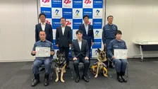 千葉県警の直轄警察犬2頭を表彰　押収車両から覚醒剤や大麻を嗅ぎ分け発見　直轄警察犬による薬物の発見は県警初