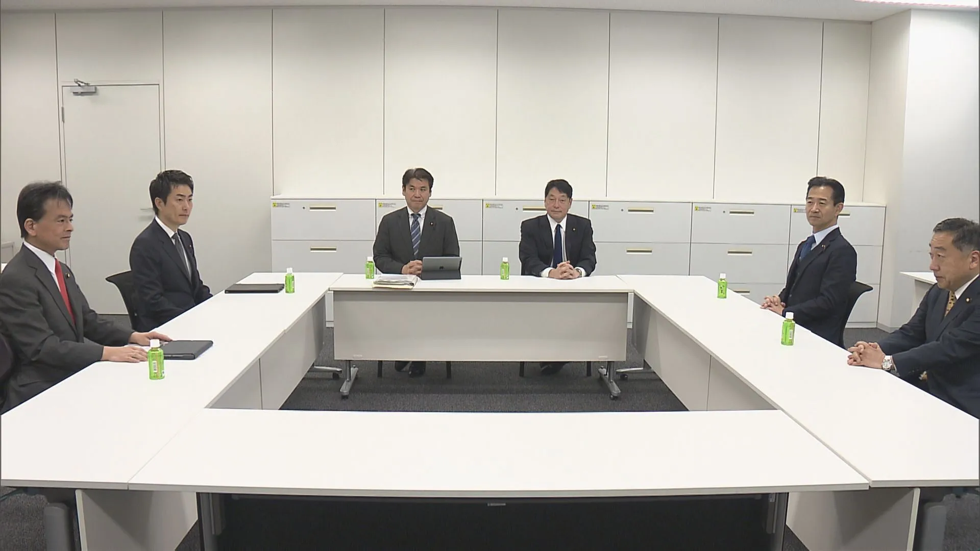 日本維新の会　教育無償化の制度設計急ぐよう与党に要求　自公維の政策責任者が国会内で会談