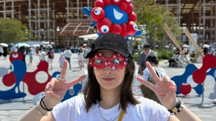 【 北川景子 】万博会場から「39歳になりました」　塚地武雅さんとエール交換も「同士だと思ってます」　映画「間宮兄弟」「ハンサム☆スーツ」で共演