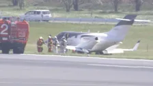 【速報】成田空港でプライベートジェットが滑走路を離脱