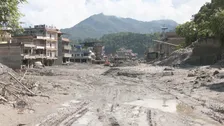 ネパール・中国土石流 少なくとも9万3000人被災か　国際赤十字・赤新月社連盟が推計