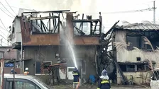 埼玉・川口市の3階建て住宅で火事　焼け跡から遺体発見　住人の65歳男性と連絡取れず　埼玉県警