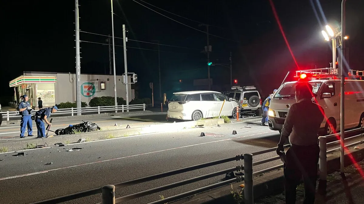 ワンボックスカーが原付バイクに追突、7台が絡む事故に　原付バイクの男性（73）死亡 3人けが　ワンボックスカー運転の男（26）を過失運転傷害の疑いで現行犯逮捕　埼玉・川越市