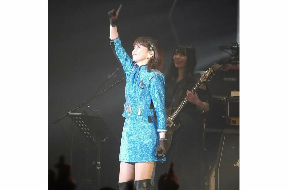 【 森高千里 】　「今日もあつーい夜でしたね〜！　皆さん元気いっぱいでエネルギーチャージされました」　大阪でのライブを報告
