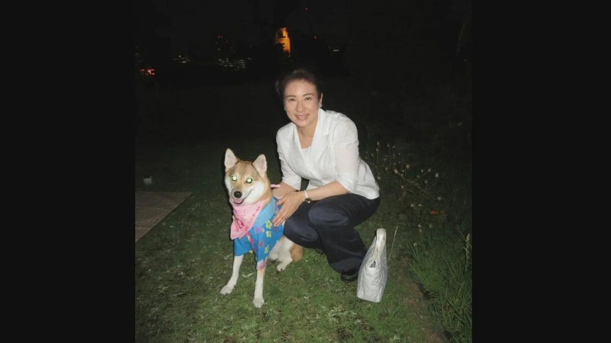 皇后雅子さまと“2ショット” 天皇ご一家の愛犬「由莉」写真を宮内庁が公開　愛子さまが名付け親　病院で子どもたちの心身の健康サポート　セラピー犬として活動