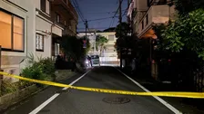 追跡中のパトカーに衝突 軽トラック運転の男（20）を公務執行妨害疑いで現行犯逮捕 男の確保時に警察官が拳銃を1回発砲 発砲によるけが人なし 警視庁