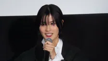 【 橋本愛 】「みなさんも逃げられなくなればいい」客席に恐怖ふりまく舞台挨拶「責任は負えませんけども」