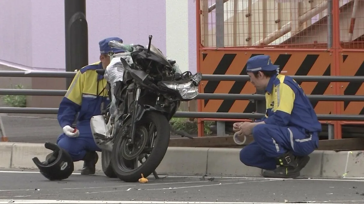 交差点でタクシーとバイク2台の事故…バイクに乗っていた男性1人が死亡　1人が意識不明の重体　川崎市幸区