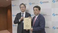 自民党国家サイバーセキュリティ戦略本部長が赤沢経産大臣に提言書を提出「もれなくカバーして」　経済産業省を訪問