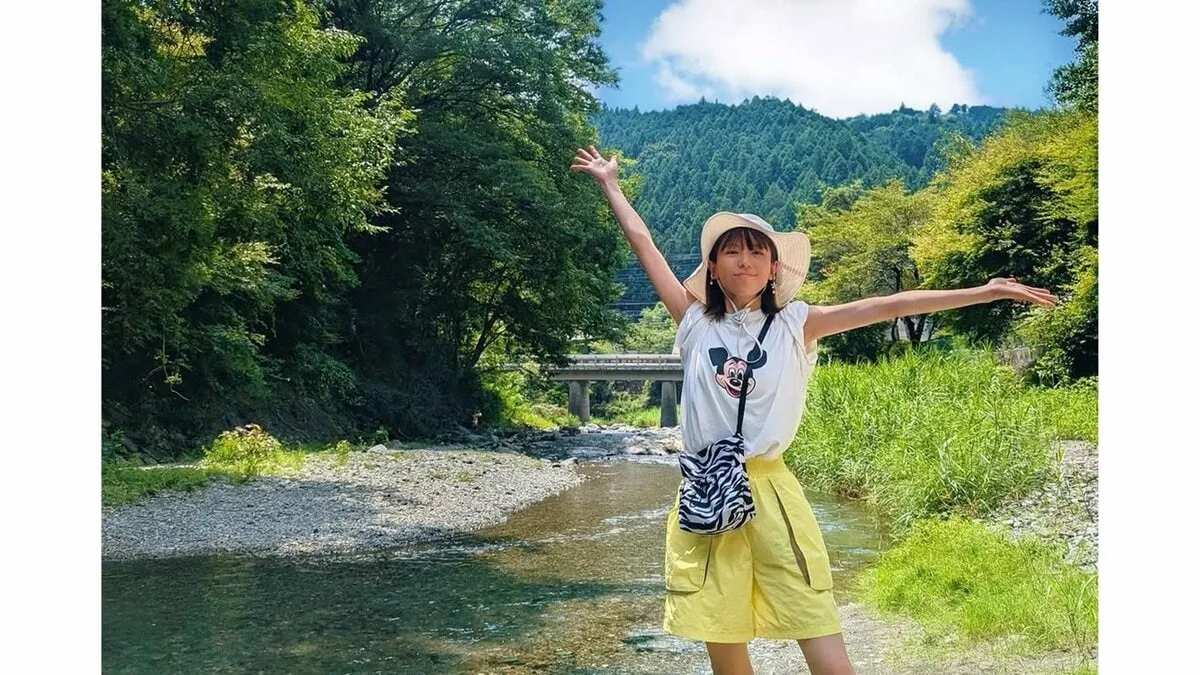 【 若槻千夏 】　ミッキーTシャツで川遊び、BBQにマシュマロ焼き、夜は花火　清流で過ごす夏休みを満喫