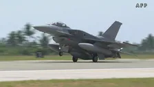 台湾に最新型のF16戦闘機2機が到着　アメリカから購入
