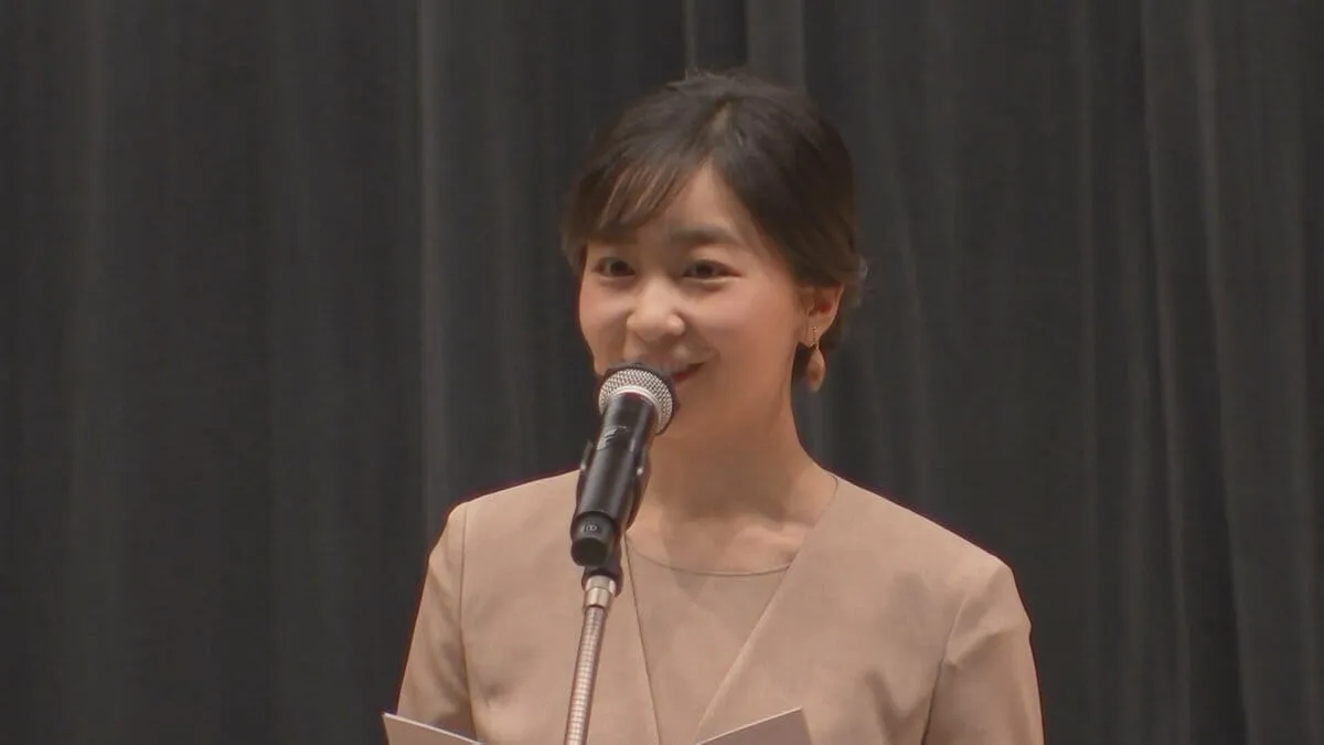 佳子さま「みどりの感謝祭」に名誉総裁として出席　病気で参加かなわなかった受賞生徒を思い生徒の家族と記念撮影も