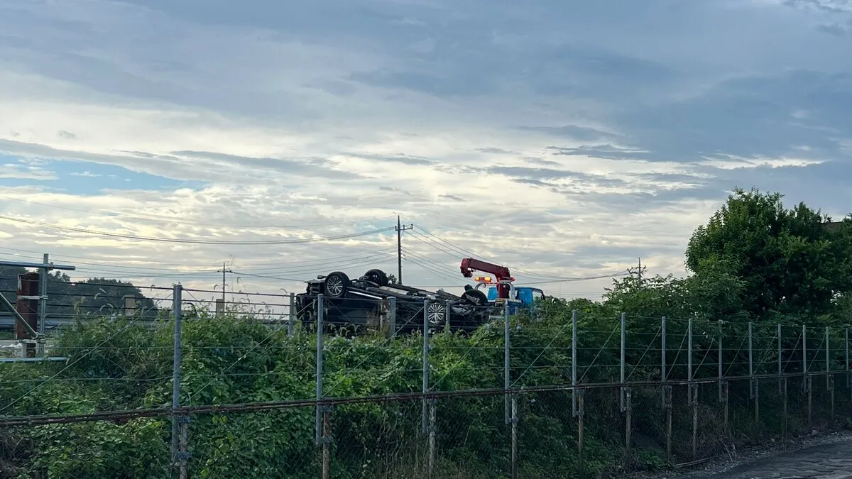 「車が横転していた」東北自動車道下り線で大型トラックと乗用車2台の事故 1人死亡 2人けが 栃木IC～栃木都賀JTCの間で通行止め