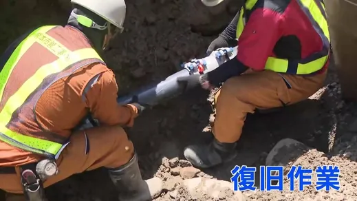 【熊本地震】4万3000戸以上で断水続く　八代市では500か所超で水漏れ確認　懸命の復旧作業