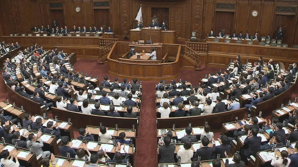 【速報】戦後初めて衆院の委員長解任決議案が可決　ガソリンの暫定税率廃止法案をめぐり