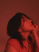 【 広末涼子 】　〝深紅〟の最新ショット公開　7月には 46歳バースデーライブ開催