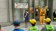 俳優・タレントの緑川静香さん一日警察署長「交通事故は一瞬の油断で人生を変えてしまう」　東京・中央区で交通安全のイベント　警視庁中央警察署が実施