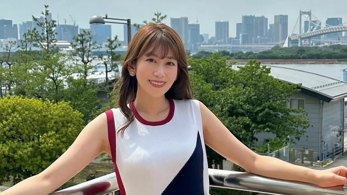 【 中川安奈 】　「妹がプレゼントしてくれたワンピース着てました」　オフショットを公開　東京湾の絶景バックに特別な一着で魅せる夏の装い