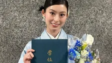 【 井本彩花 】〝最後の卒業式に参加できて良かった〟日大法学部を4年で卒業　袴姿で感謝の笑顔
