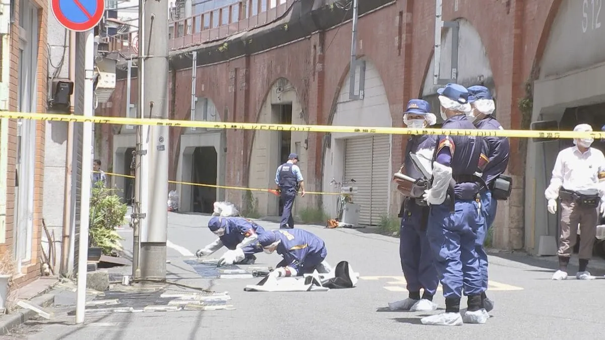 男性2人が作業員のような格好をした男4人に鉄パイプで殴られけが　男4人は「なにわナンバー」のレンタカーで逃走　警視庁が行方を捜査　東京・千代田区