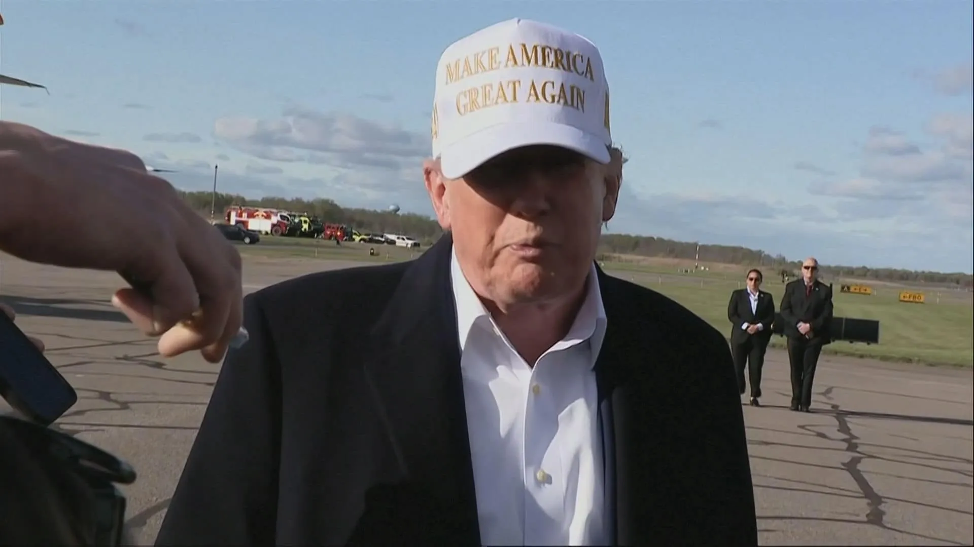トランプ大統領　関税で政府歳入増えれば「所得税廃止できるかも」