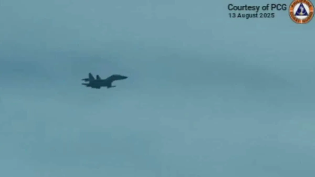 中国軍機がフィリピン機に60メートルまで接近“危険な操縦で妨害” 領有権争う南シナ海