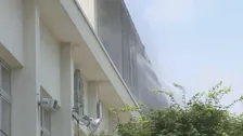 【速報】東京・北区の小学校火災で児童と教員ら11人けが　昼ごろほぼ消し止め　登校児童327人全員の避難完了　4階の音楽準備室から出火か