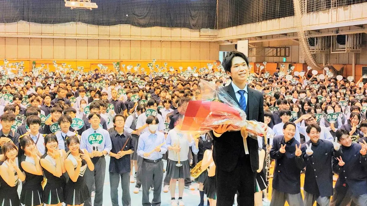 マラソン代表・吉田祐也「メダル争いをして皆さんにいい報告ができるように」母校の激励会で活躍誓う【東京世界陸上】