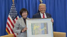 トランプ大統領と安倍昭恵さんが面会 昭恵さん制作の作品贈呈