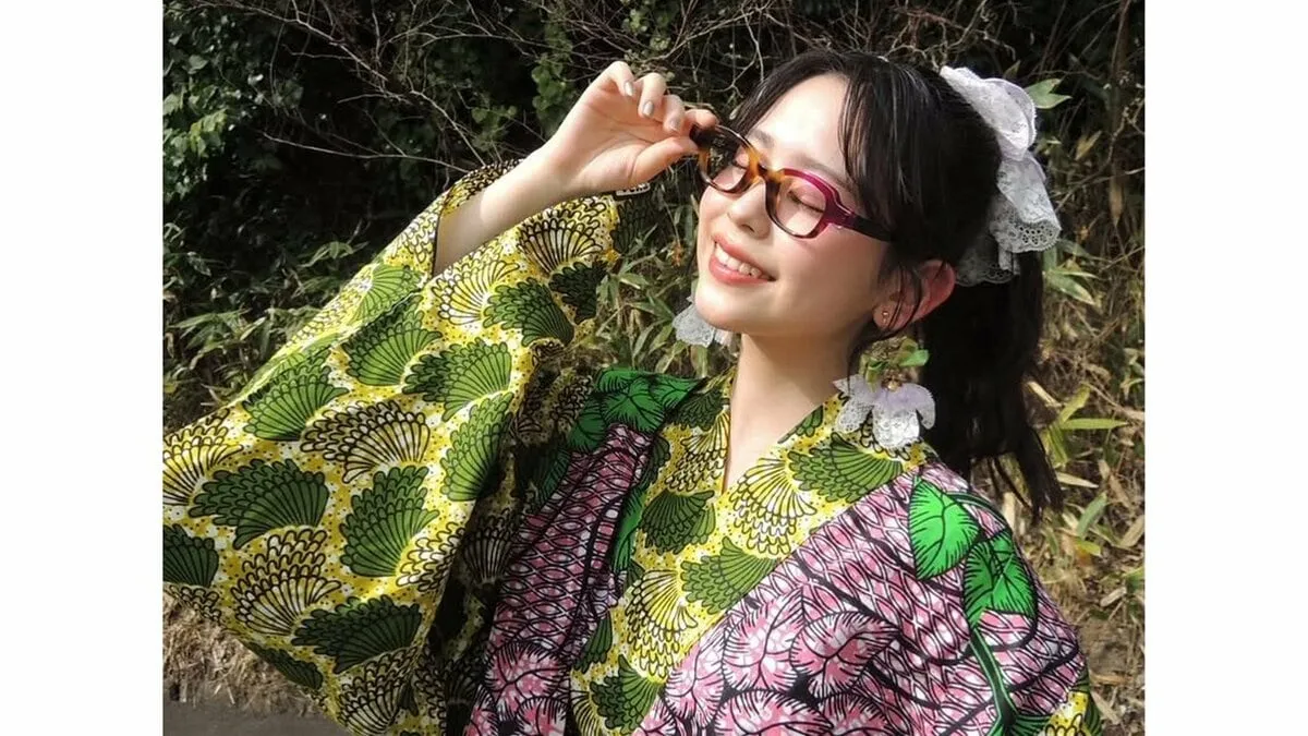 【 キンコン梶原の長女・梶原叶渚 】 「テンションあがりました」 “ めがねのまちさばえSDGsフェス ”　赤いメガネで華やかな着物姿