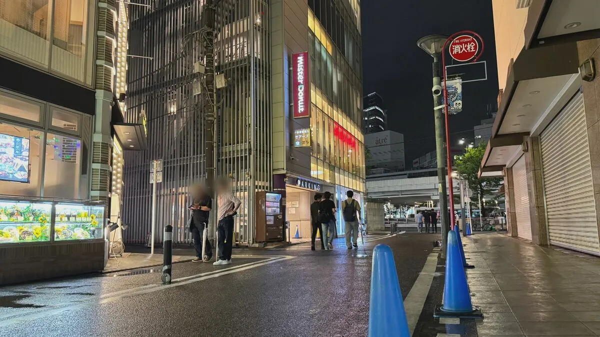 【速報】JR川崎駅前で「顔がヒリヒリする」「目や喉が痛い」男女8人が訴え　20代くらいの男性1人を搬送　川崎市