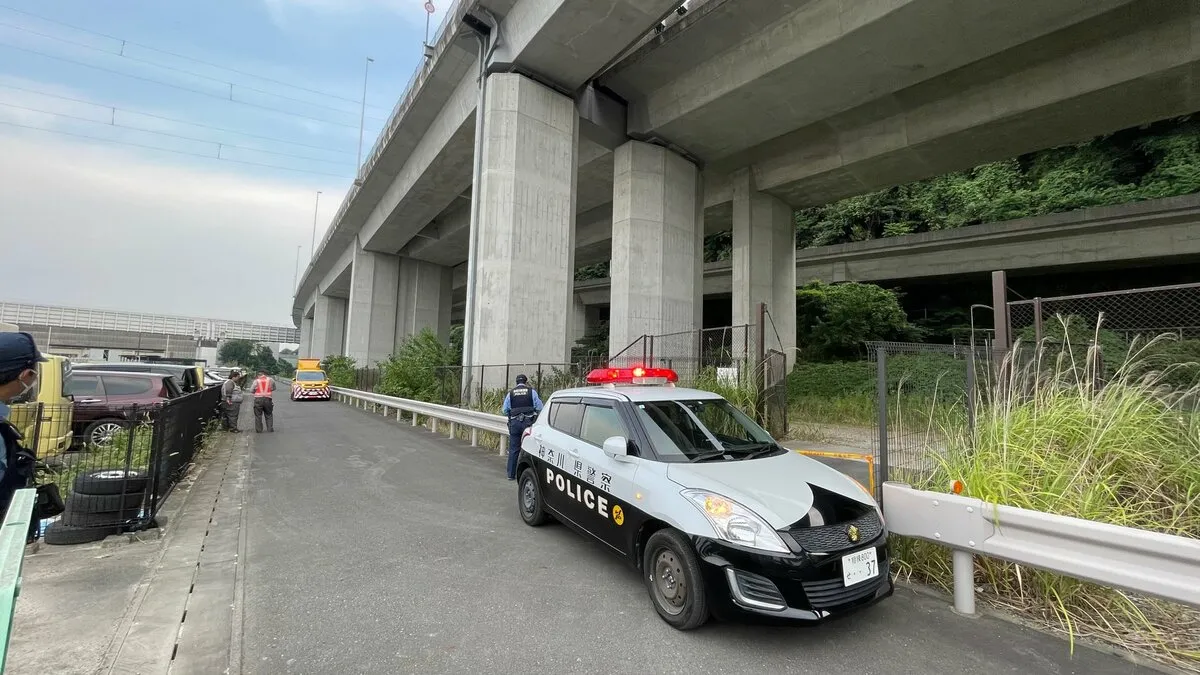 圏央道から19歳作業員が約20メートル落下　病院に運ばれるも死亡　神奈川・厚木市