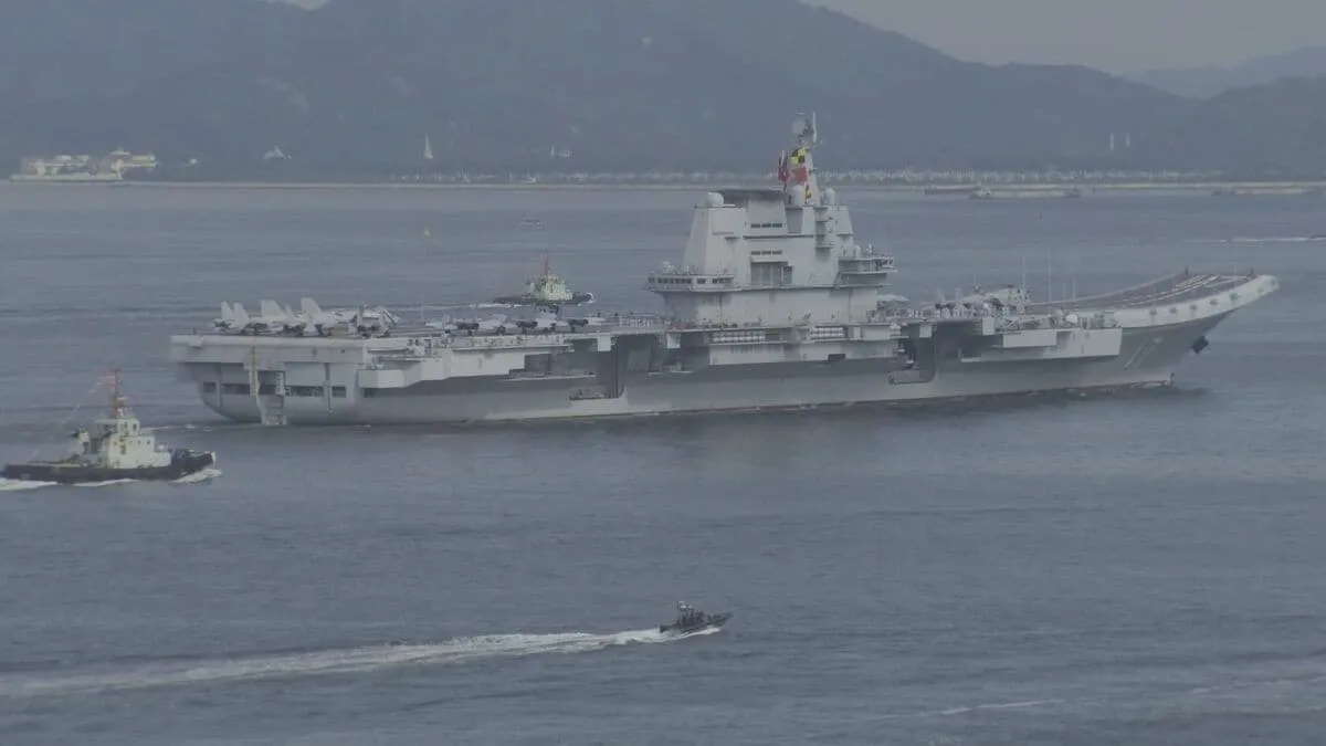 中国軍初の国産空母「山東」が香港到着　市民にも公開予定　愛国心高める狙いか