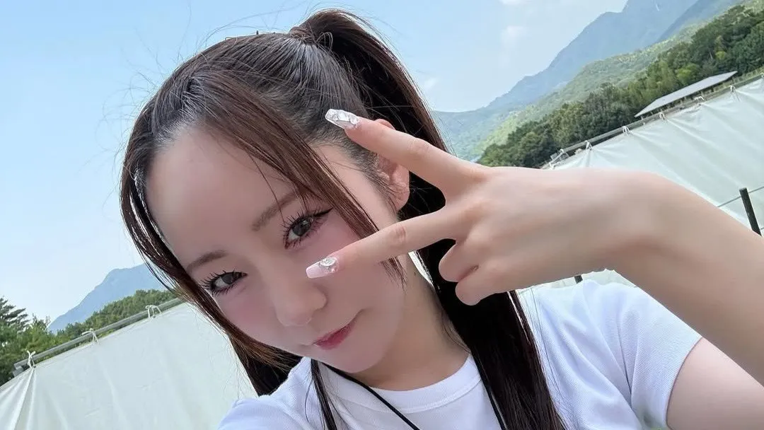 【 ふるっぱー・真中まな 】　前髪なしスタイルは　「ほんまに快適」　デコ出し写真に絶賛の声