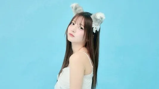 【黒嵜菜々子】猫耳ショットで誕生日報告「もう大人だねわたしっ」ファンから祝福の声集まる「にゃにゃこーおめでと！！！」