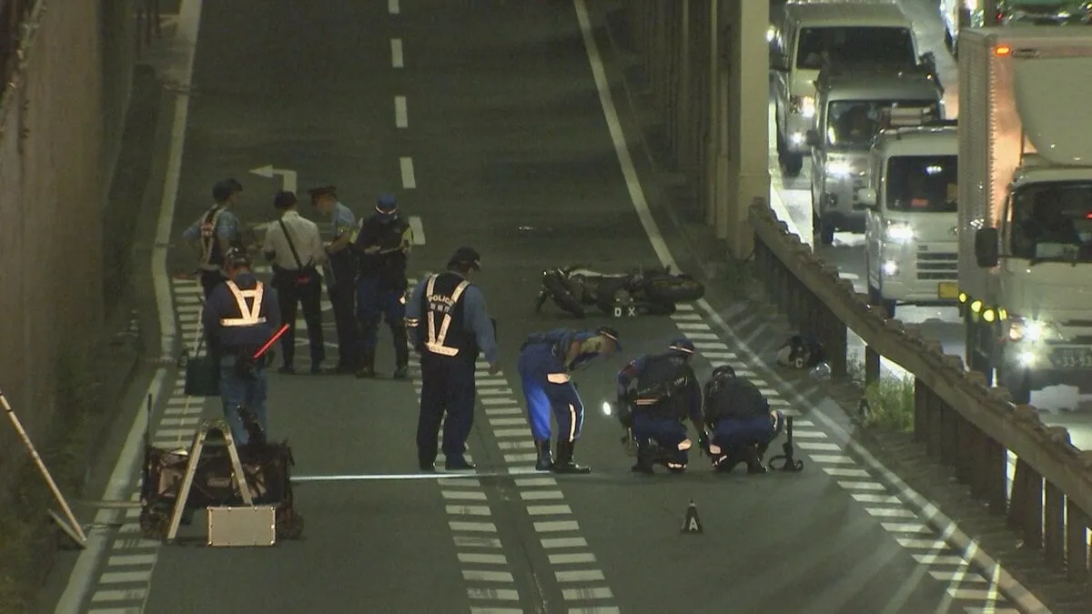 東京・日本橋でバイクが転倒し運転手の男性死亡　ひき逃げ事件の可能性も視野に捜査　警視庁中央署