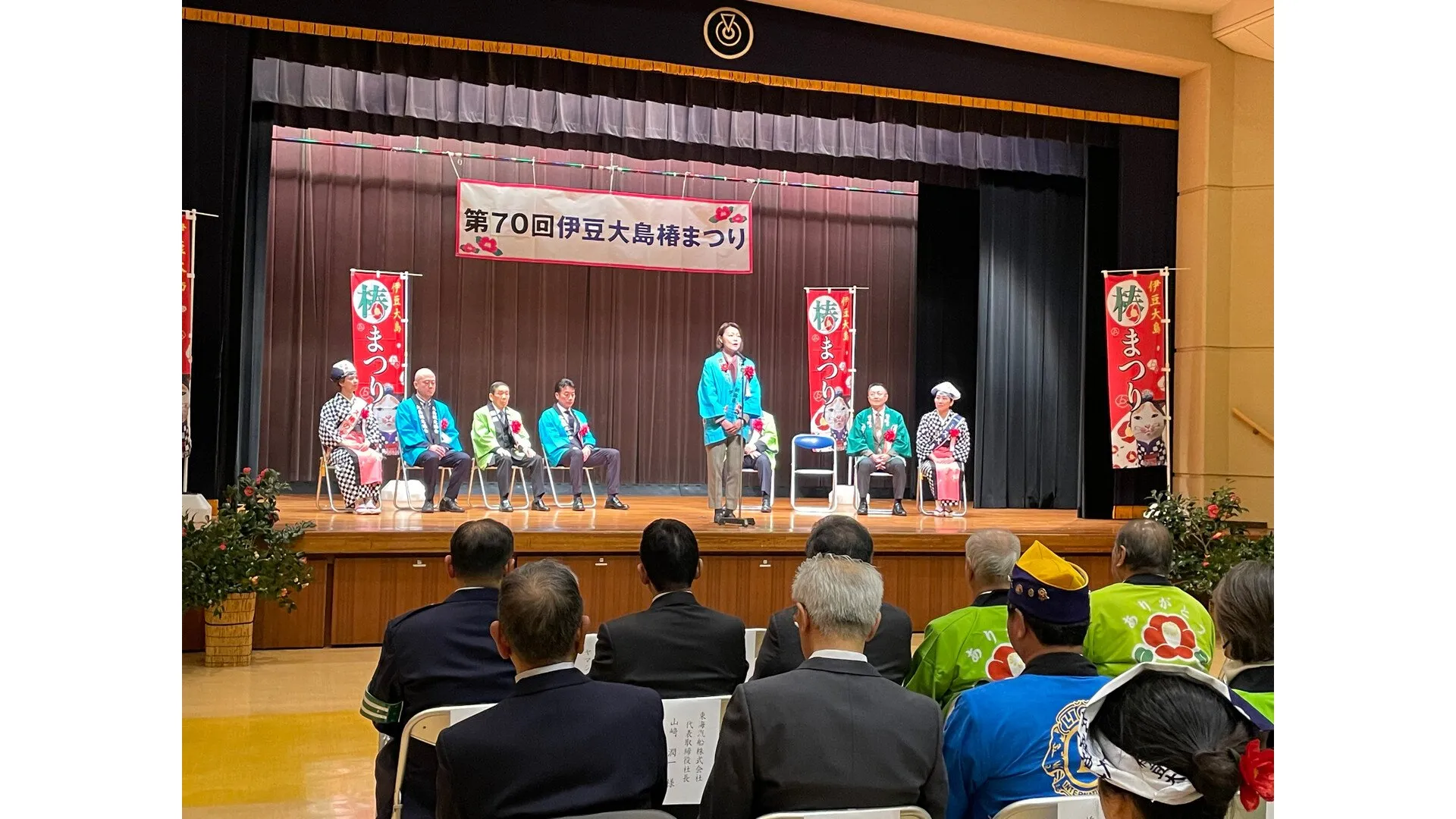 第70回「伊豆大島椿まつり」開幕　島に自生のヤブツバキ300万本　早くも花盛り　3月16日まで開催