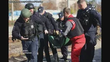 ウクライナ鉄道駅に攻撃　14人死亡
