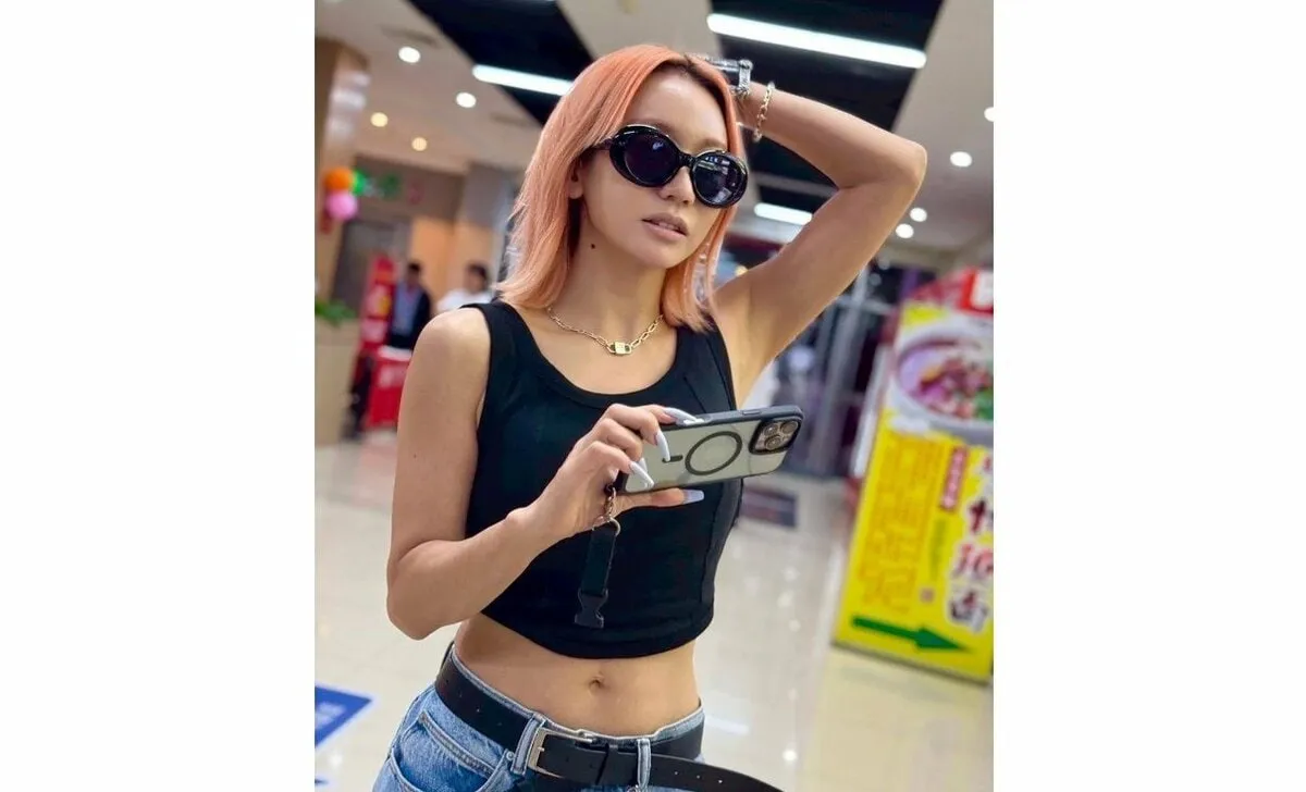 【 倖田來未 】　中国でのオフショット公開　「あずき　ミルクティー」「次来た時も飲みたい」　飲み物を楽しむ姿も