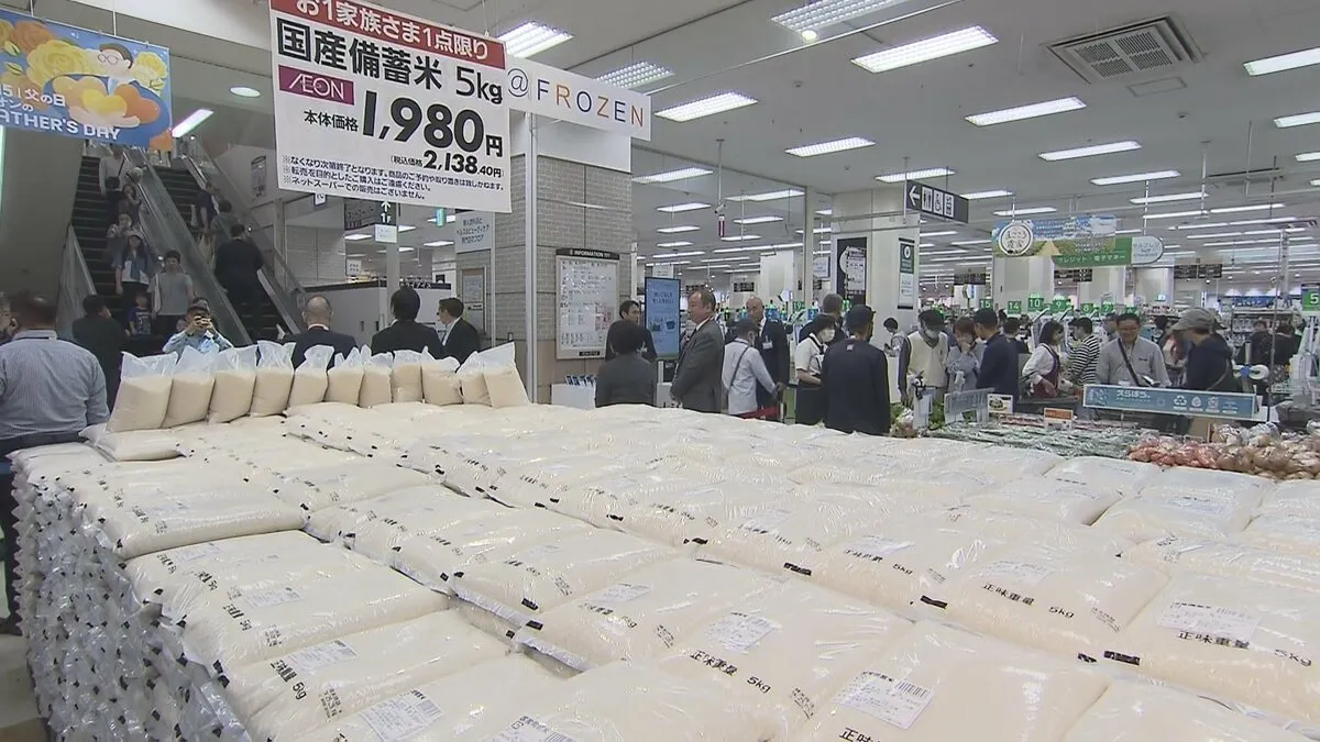 5キロあたり2000円程度の政府備蓄米 「買いたい」「買いたくない」がともに48%で拮抗　JNN世論調査