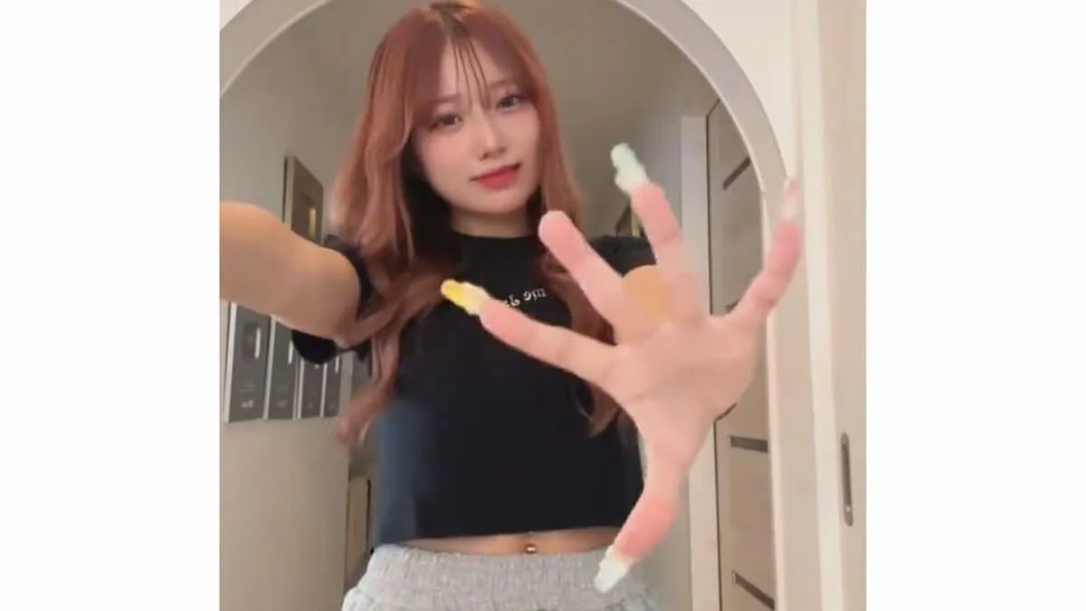 【 辻希美・長女 】希空　「家帰るのが楽しみですぐ帰る」黒クロップドTシャツのおしゃれ部屋着姿でダンスを披露