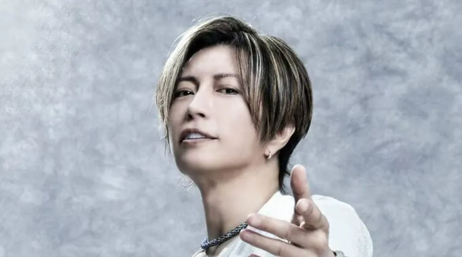 【 GACKT 】　「結果が出ない時に足掻いてつけた心の筋肉は　タイミングはずれるが、必ず自分のチカラとなっている」「顔を上げて歩いていくんだ。けして足を止めるな」　ＳＮＳに綴る